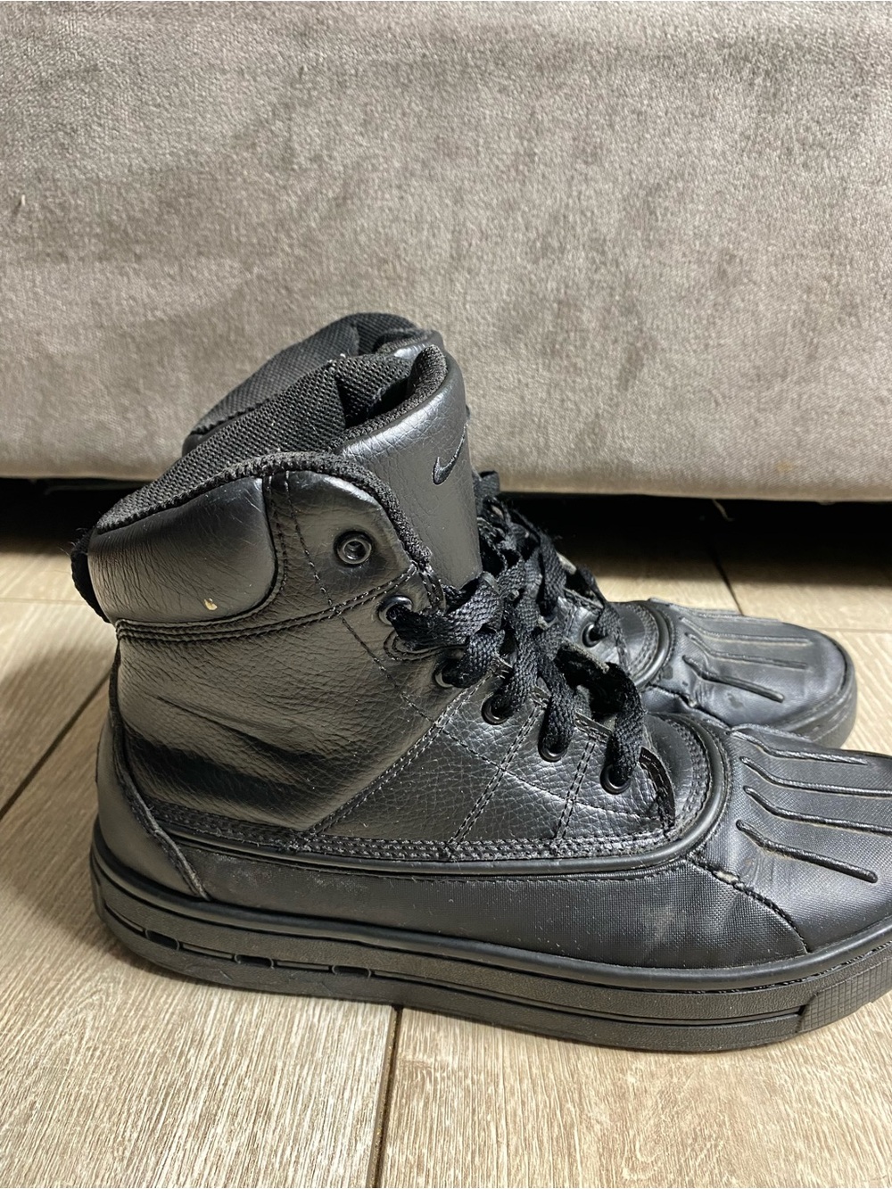 Nike Woodside 2 High ACG Boys Big Kids Hiking Boots Shoes Black Size 7Y Active